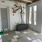 Ene's Mykonos Daire Klouvas