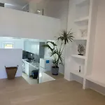 Daire Ene's Mykonos Klouvas